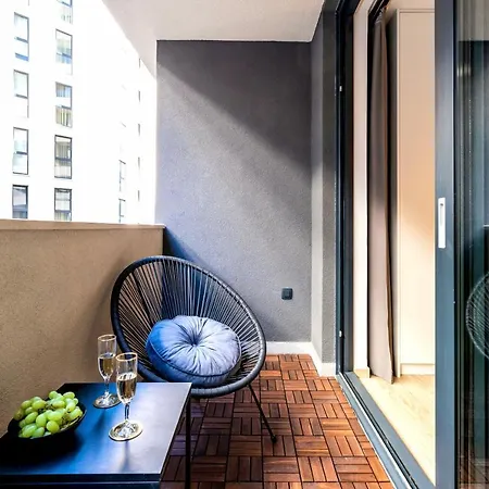 Oscar - New In Centre Apartment